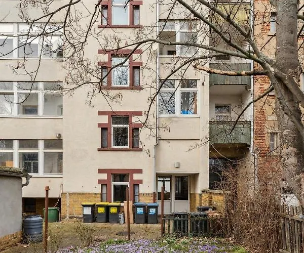 Fuer 13 Gaeste, 5 Schlafzimmer, 2 Baeder, 2 Loggia's, Zentrum Ost * Lipcse