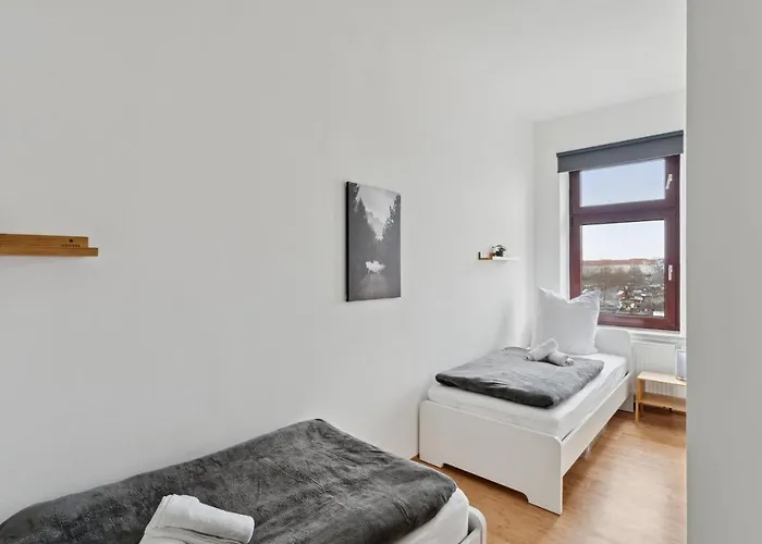 Apartman Fuer 13 Gaeste, 5 Schlafzimmer, 2 Baeder, 2 Loggia's, Zentrum Ost Lipcse