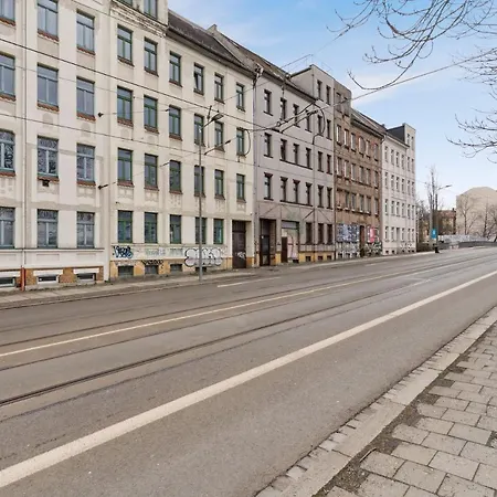 Fuer 13 Gaeste, 5 Schlafzimmer, 2 Baeder, 2 Loggia's, Zentrum Ost Appartamento *